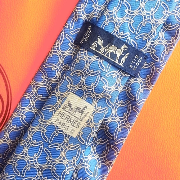 Hermes Necktie 👔 and 2 more - Picture 2 of 9